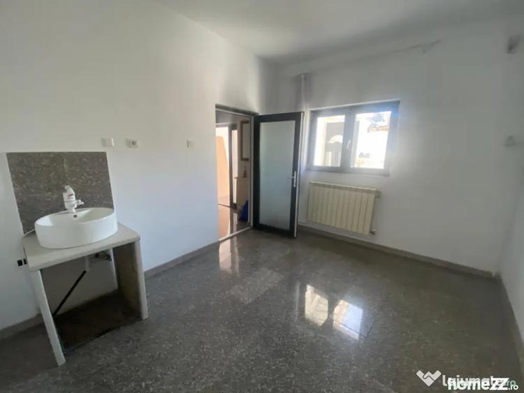 Spațiu comercial, de 38 mp, în Dacia