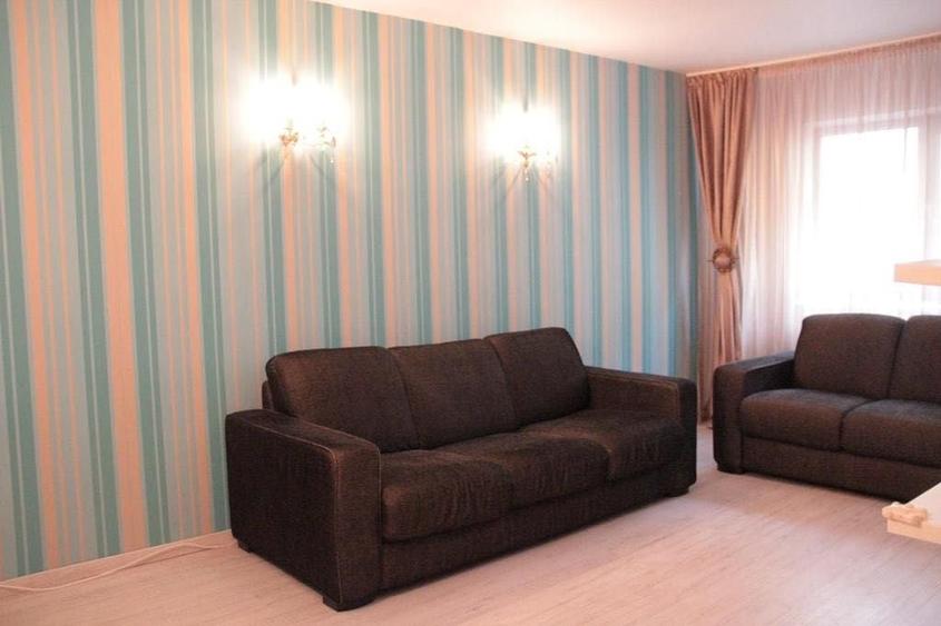 Apartament cu 3 camere decomandat în Liteni