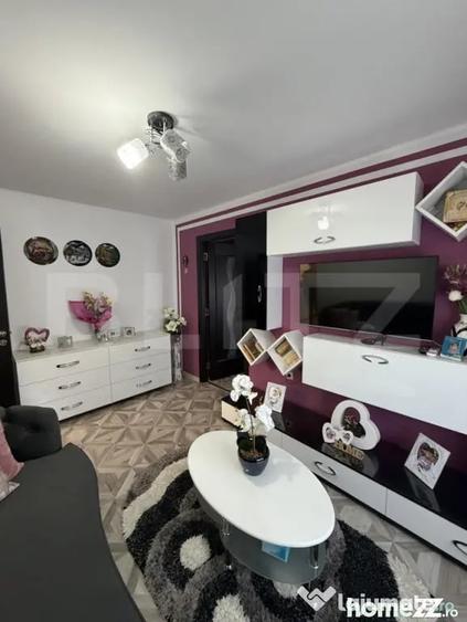 Apartament cu 3 camere semidecomandat în Central