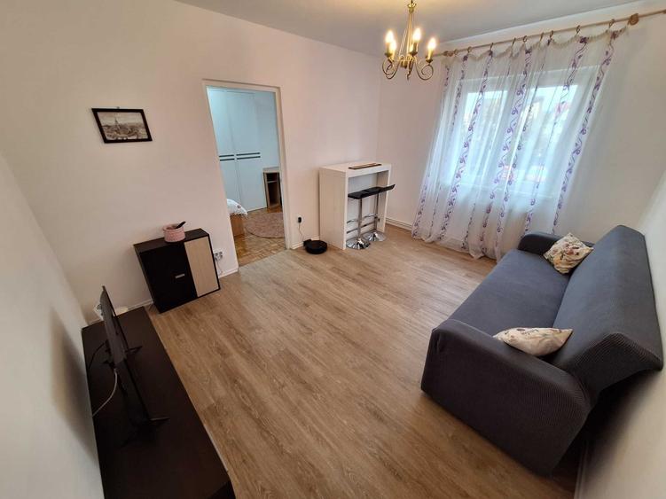 Apartament cu 2 camere semidecomandat în Central