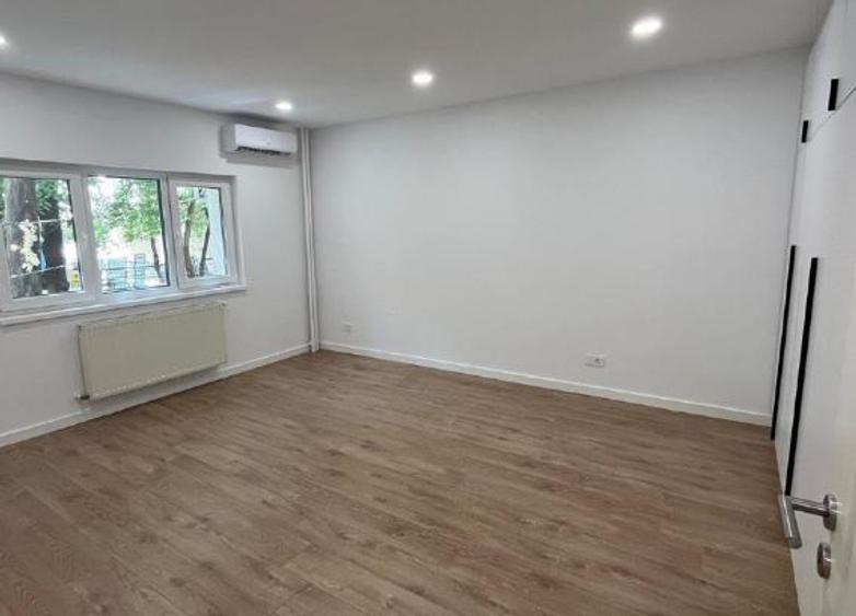 Apartament cu 2 camere semidecomandat, mobilat în Brâncoveanu