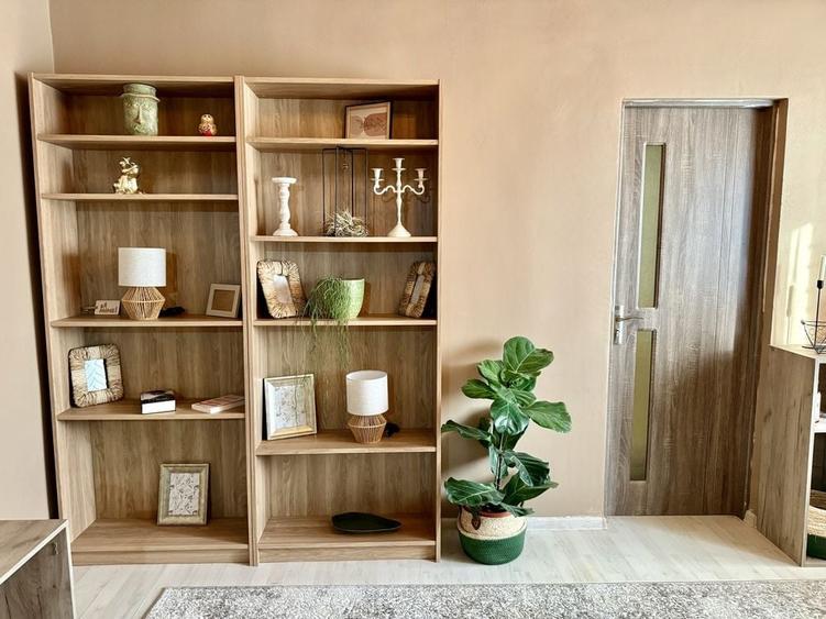 Apartament cu 3 camere semidecomandat în Central