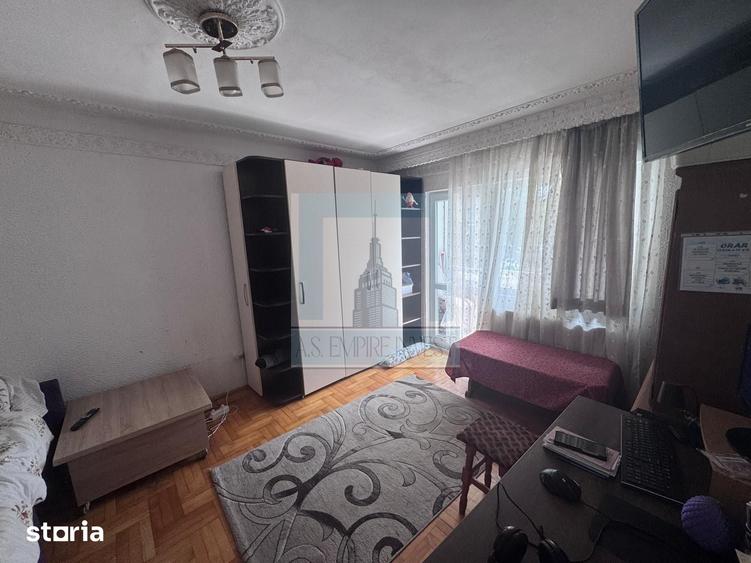 Apartament 2 camere de vanzare Tractorul, str. Bronzului - 4