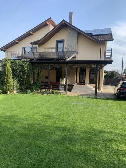 Casă cu 4 camere în Hemeiuș