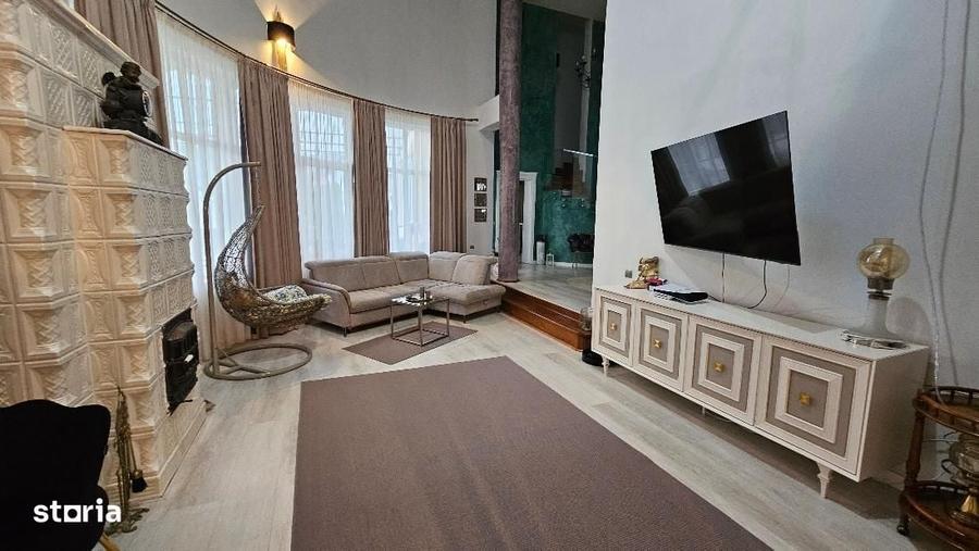 Casă cu 4 camere în Cetate