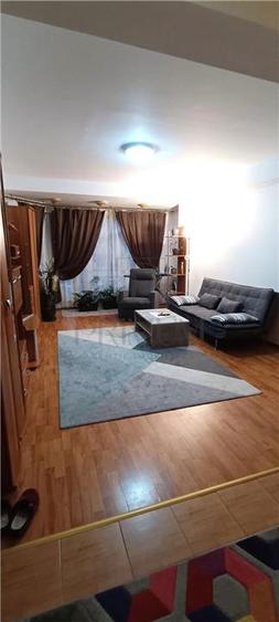 Apartament cu 4 camere decomandat în Aradului