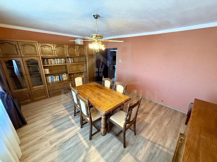 Apartament cu 4 camere decomandat în Craiovița Nouă