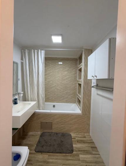 Apartament cu 3 camere decomandat în Dristor