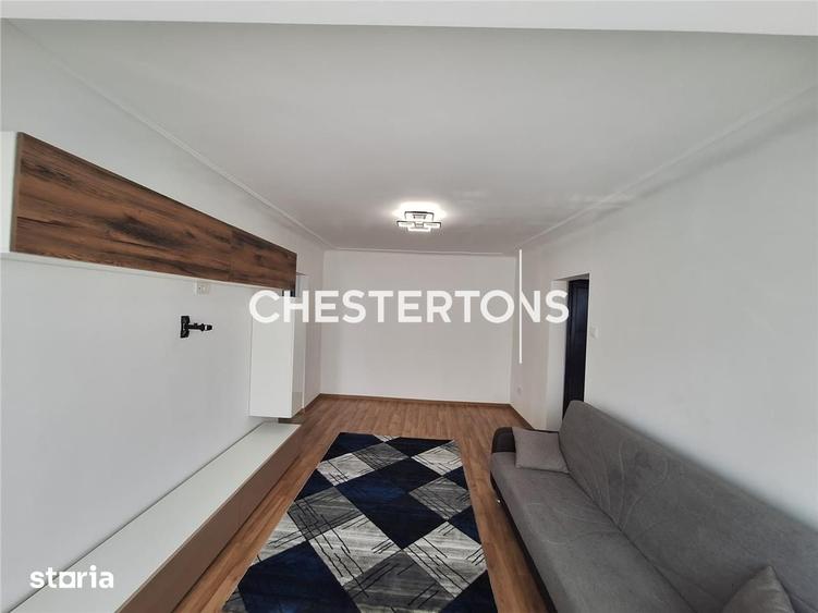 Apartament cu 3 camere semidecomandat în Independenței