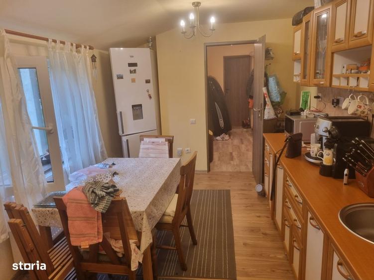 Casă cu 3 camere decomandat în Strei