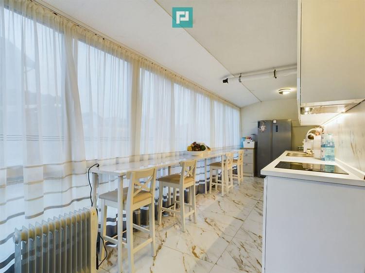 Apartament cu 3 camere semidecomandat, mobilat în Dumbrăvița