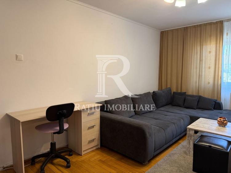 Apartament cu 3 camere decomandat, mobilat în Rogerius