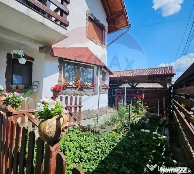 Casă cu 7 camere cu Teren 342 Mp în Calea Clujului