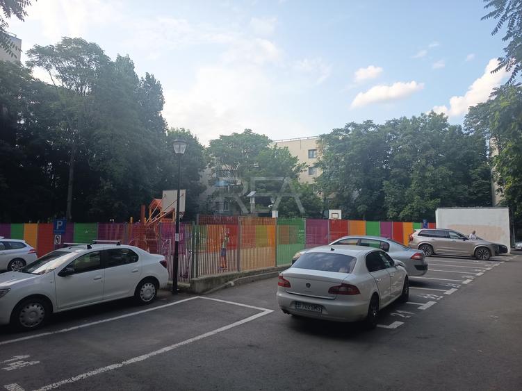 2 camere decomandat | Șoseaua Berceni | Metrou Apărătorii Patriei | Bloc 1983 | - 4