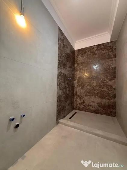 Casă cu 5 camere cu Teren 60 Mp în Pipera
