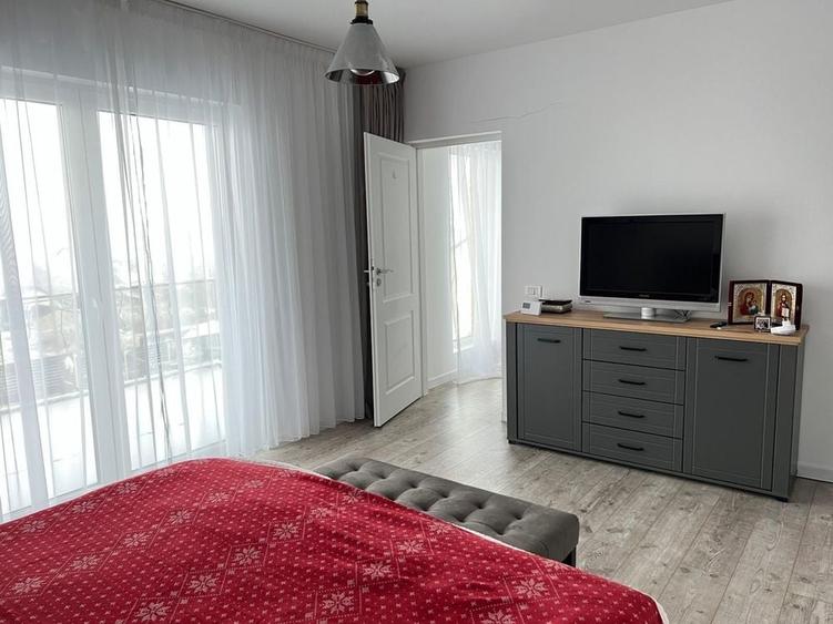 Casă cu 4 camere în Exterior Vest
