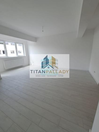 Apartament cu 4 camere decomandat în Titan