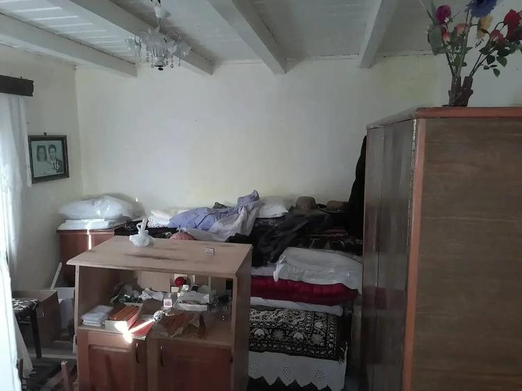 Casă cu 2 camere cu Teren 700 Mp în Doljești