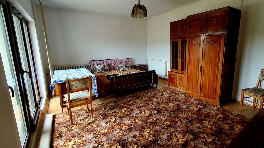Etaj vila compus din 2 camere de inchiriat + baie + bucatarie pentru studenti, Iasi, zona UMF - 8 minute - 7