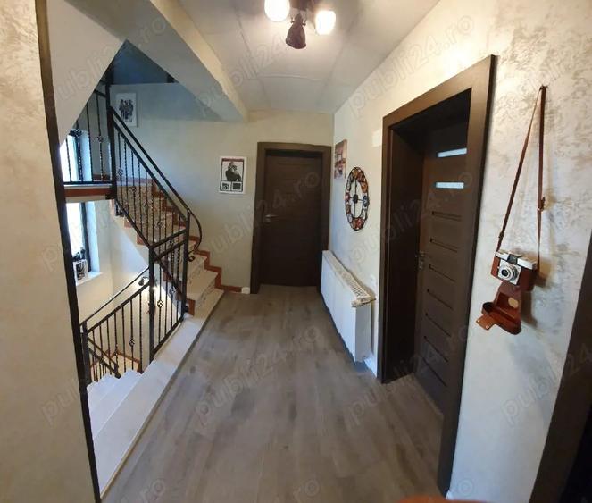 Casă cu Teren 4805 Mp în Est