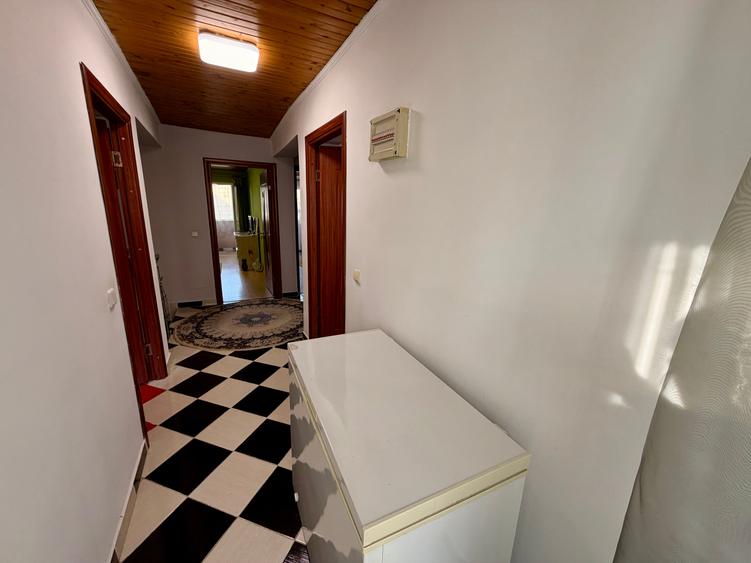Duplex cu 4 camere cu Canalizare în Metalurgiei
