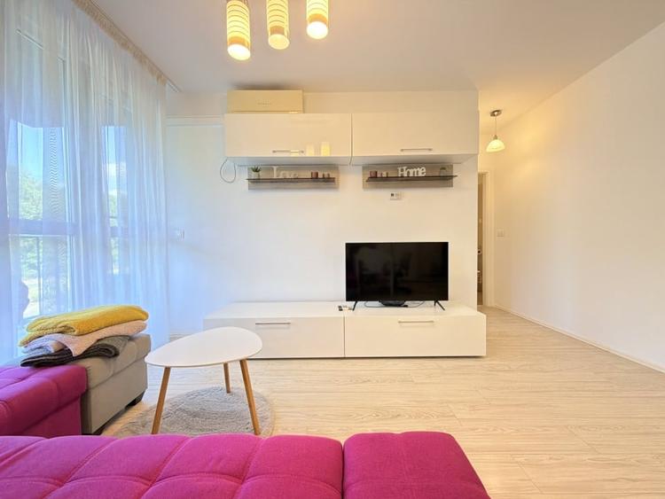 Apartament cu 2 camere semidecomandat, mobilat în Lipovei