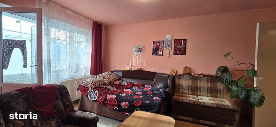 Apartament cu 3 camere semidecomandat în Central