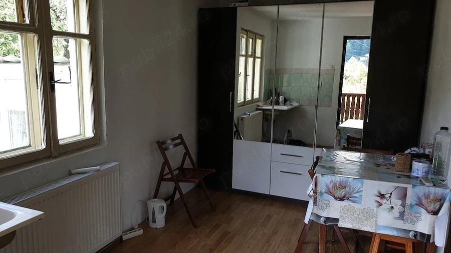 Casă cu 2 camere cu Teren 1008 Mp în Bujoreni