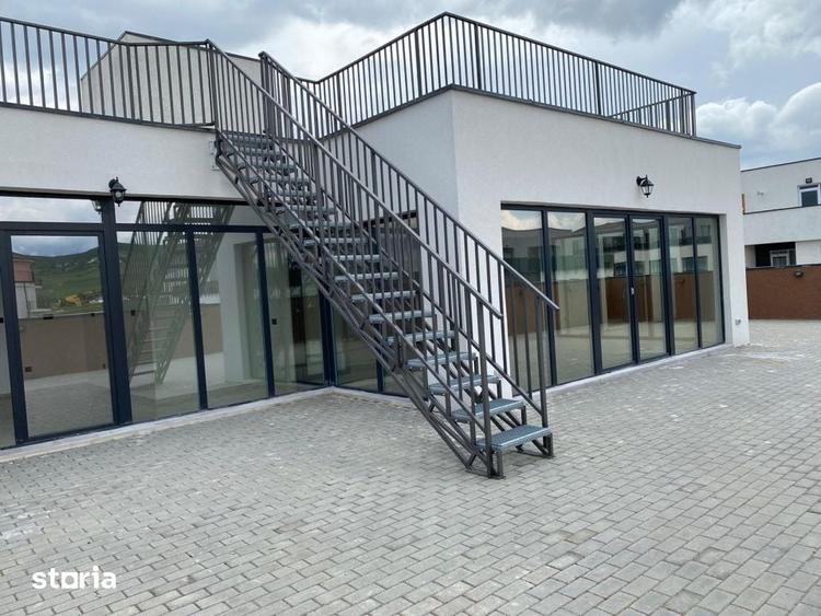 Apartament cu 4 camere semidecomandat în Dâmbul Rotund