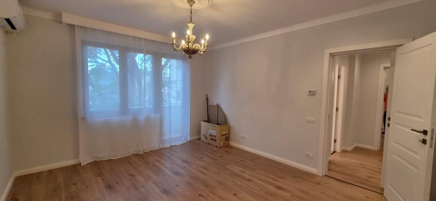 Apartament cu 3 camere decomandat în Foișorul de Foc