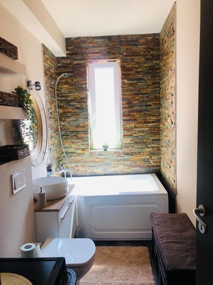 Apartament cu 2 camere semidecomandat în Giroc