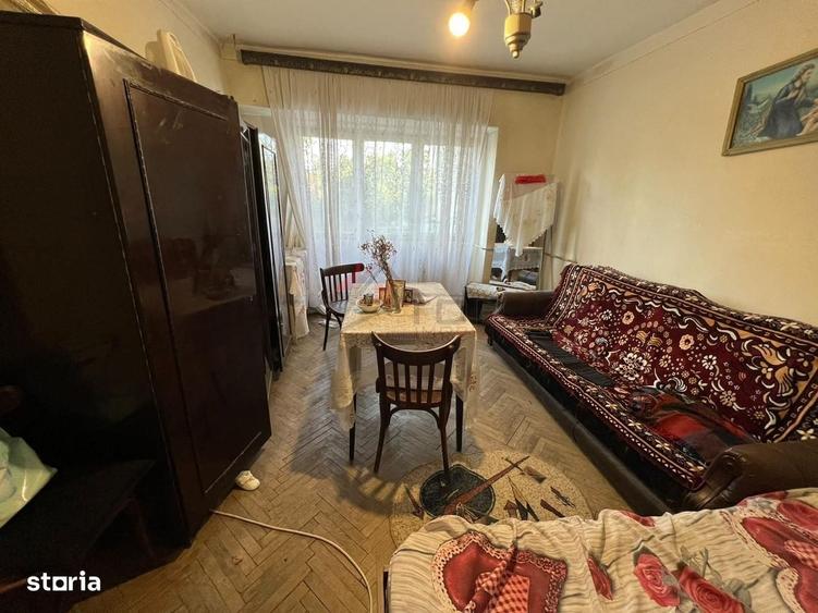 Apartament cu 3 camere decomandat în Socola
