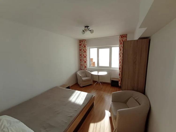Apartament cu 2 camere decomandat, mobilat în Titulescu