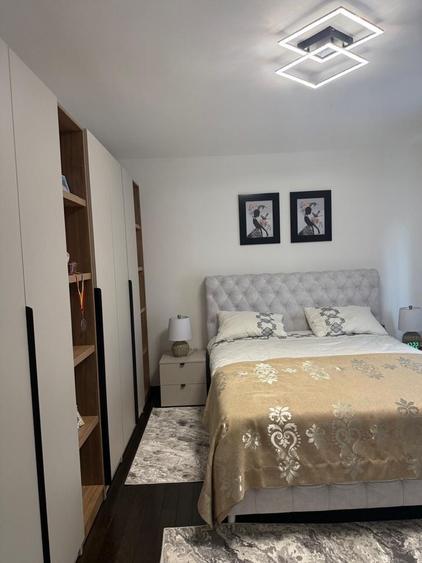 Apartament cu 3 camere decomandat în Exterior Vest
