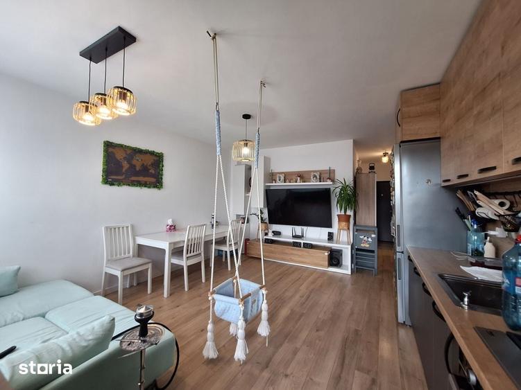 Apartament cu 3 camere semidecomandat în Florești