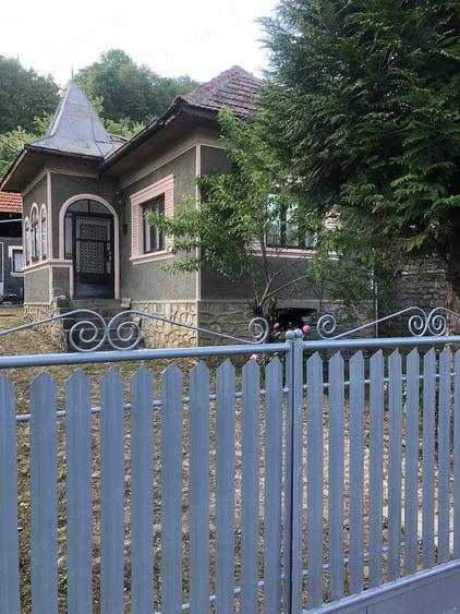 Casă cu 3 camere cu Teren 1106 Mp în Bezdead