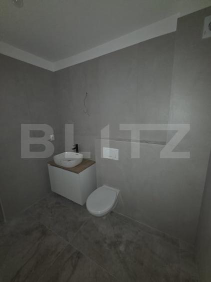 Apartament cu 3 camere semidecomandat în Florești