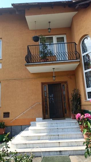 Casă cu 5 camere cu Teren 958 Mp în Central