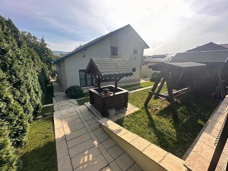 Casă cu 6 camere cu Teren 1144 Mp în Tomești