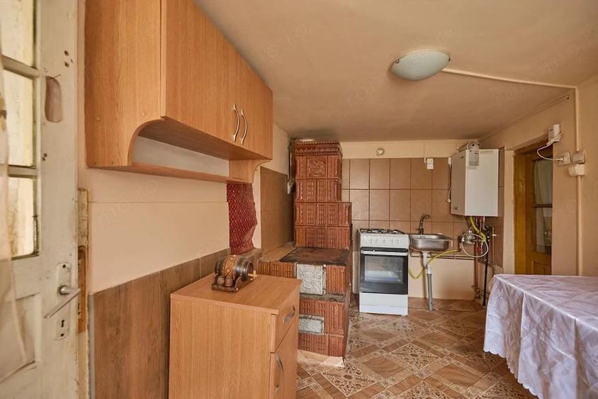 Casă cu 2 camere cu Teren 831 Mp în Central