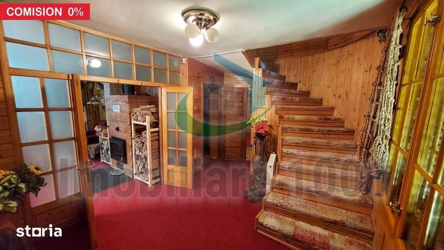 Casă cu 6 camere cu Teren 945 Mp în Firiza