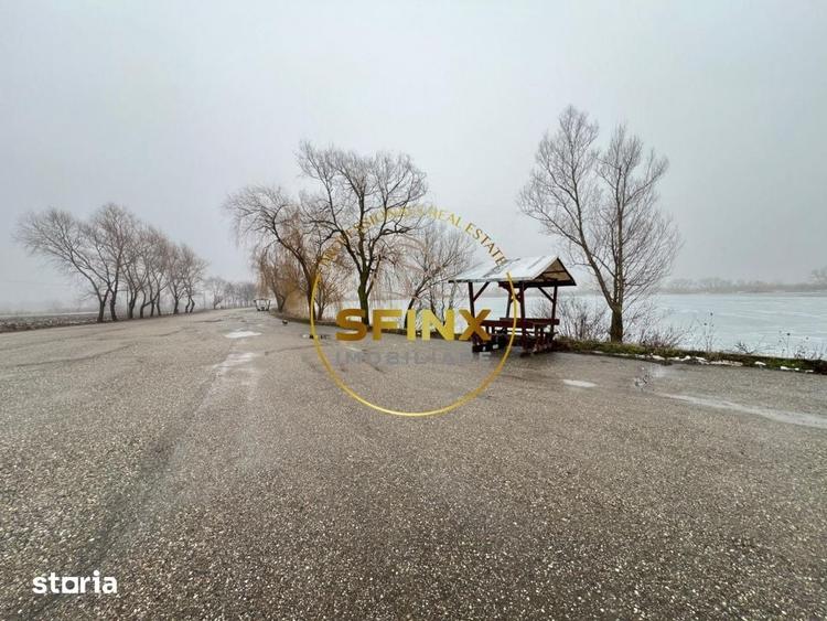 Teren de 126000 mp, în Central