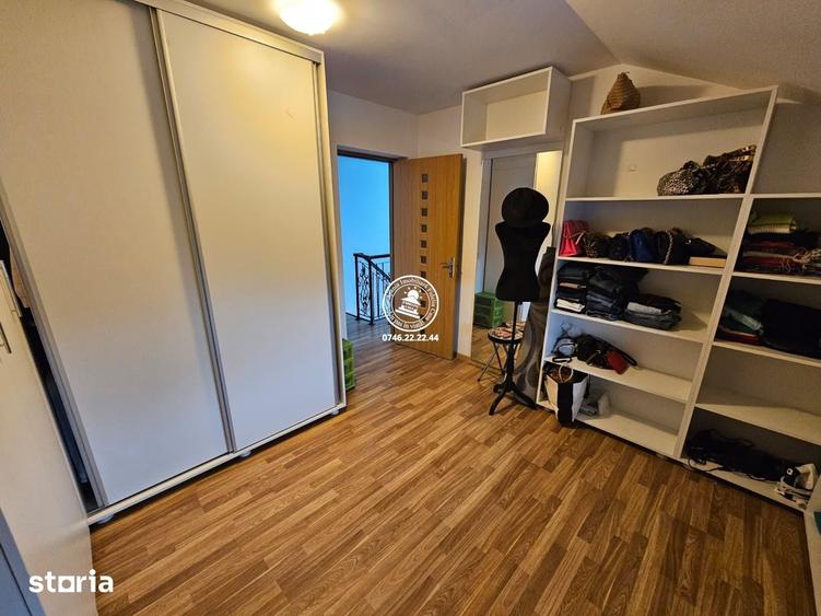 Casă cu 5 camere cu Teren 300 Mp în Valea Lupului