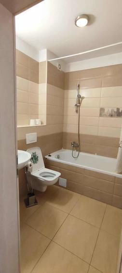 Apartament cu 2 camere decomandat în Tractorul