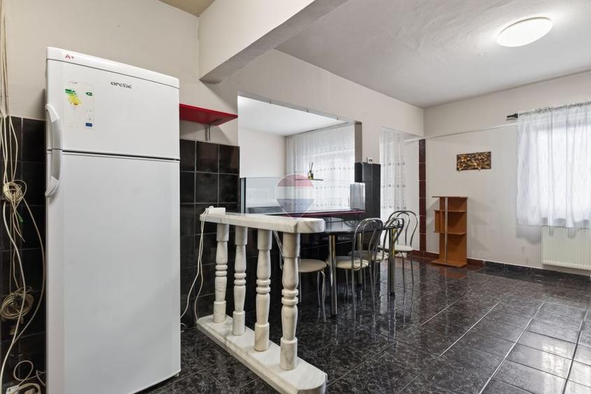 Apartament cu 3 camere semidecomandat în Aurel Vlaicu