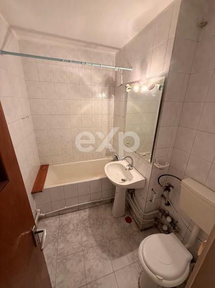 Apartament cu 2 camere semidecomandat, mobilat în Craiovei