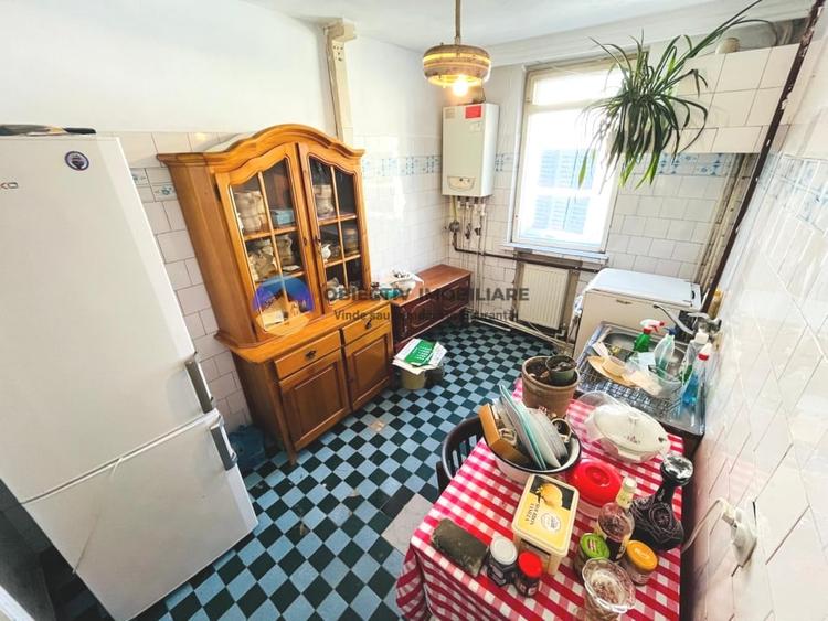 Apartament cu 2 camere decomandat în Precista