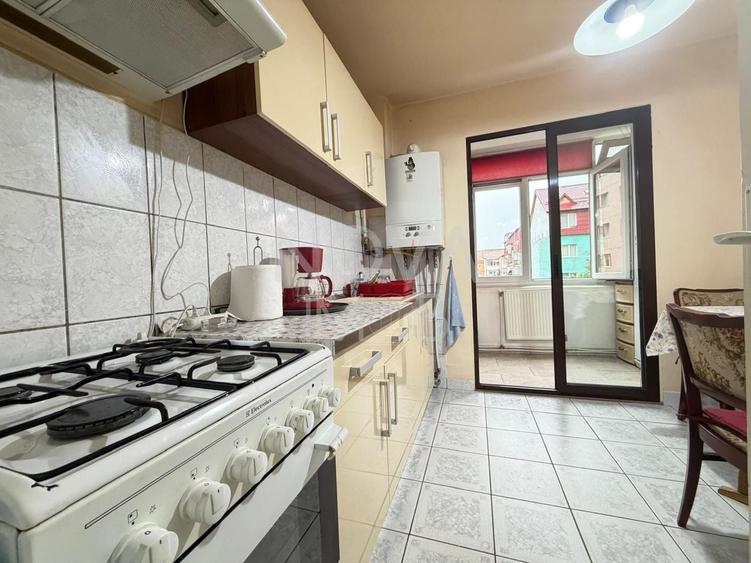 Apartament de inchiriat 3 camere etajul 4, cu lift,  Zona Vasile Aaron - 3