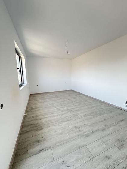 Duplex cu 5 camere cu Canalizare în Bragadiru