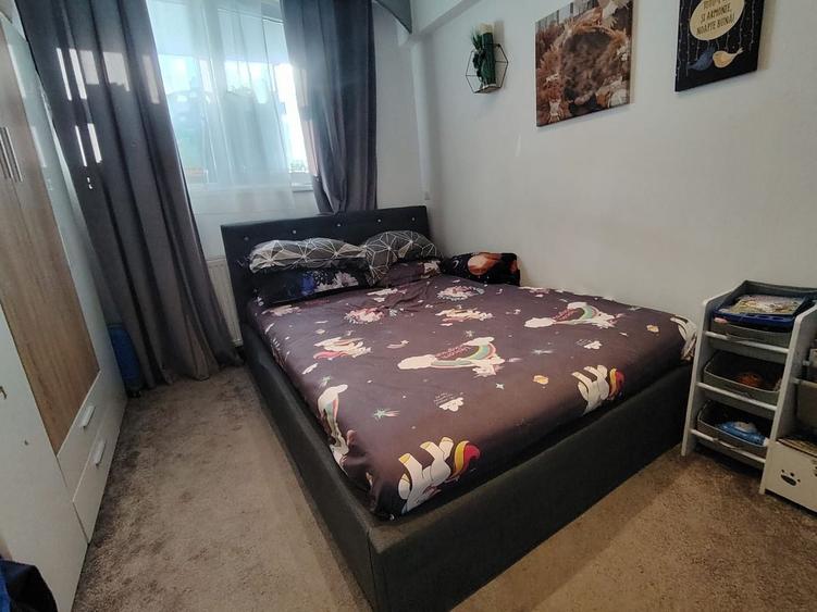 Apartament cu 3 camere decomandat în Berceni